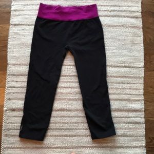 Black crop tights for workout